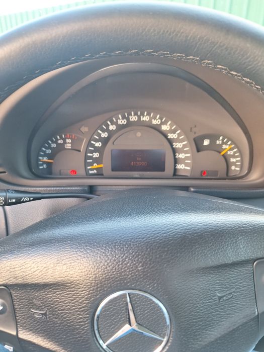 Mercedes-Benz C 220 — fotografia 9