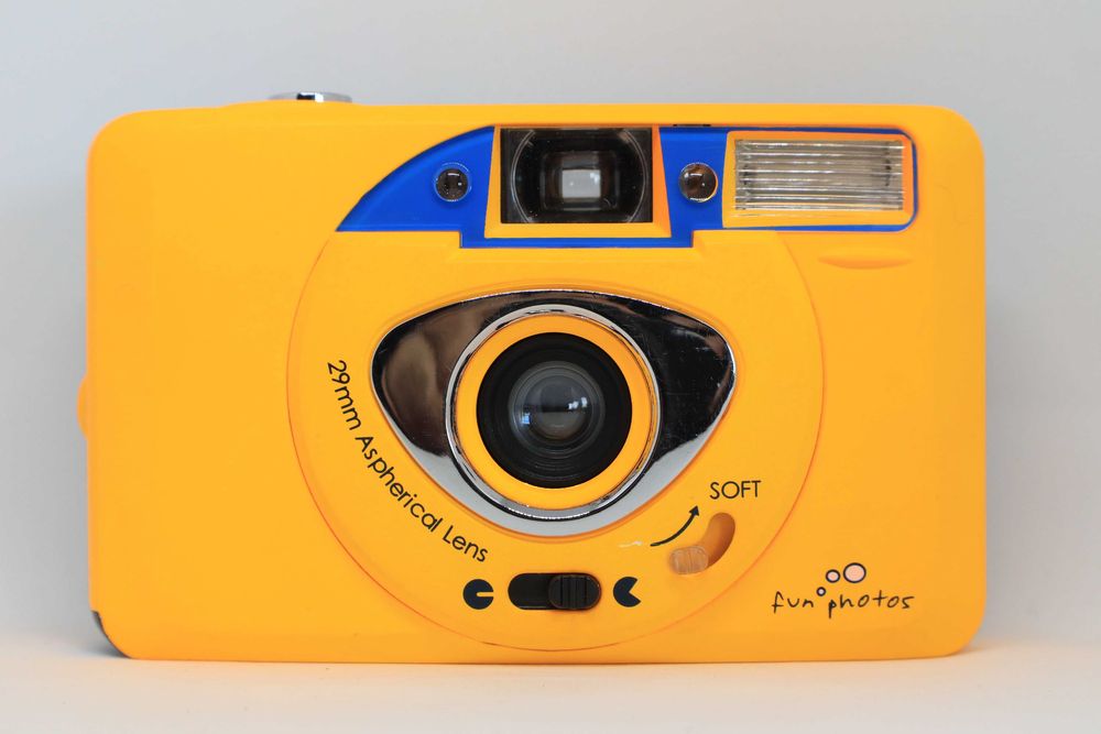 Câmaras Point & Shoot: Canon / Praktica / Meikai / Lotus