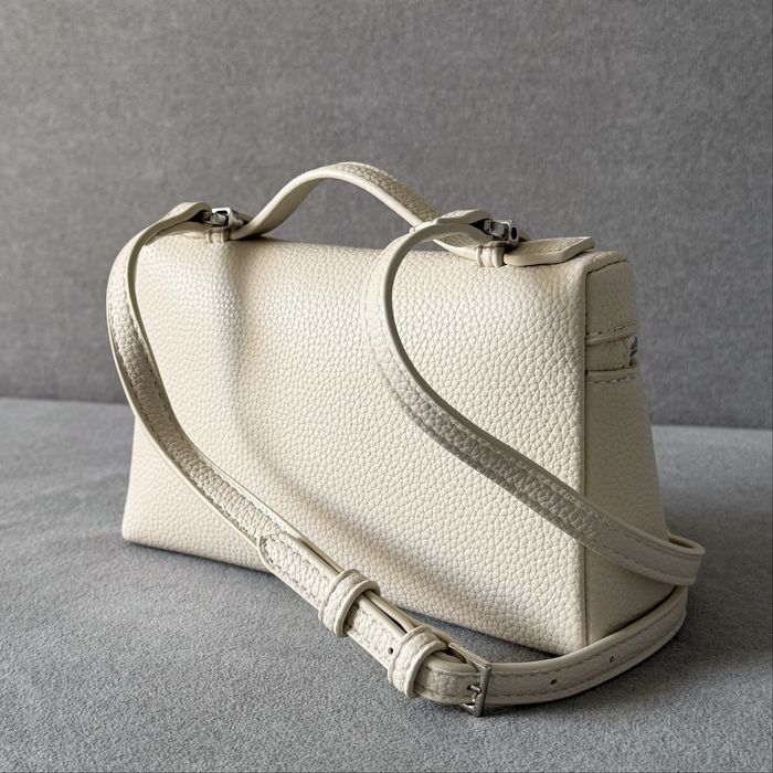 Жіноча сумка через плече з зернистої екошкіри