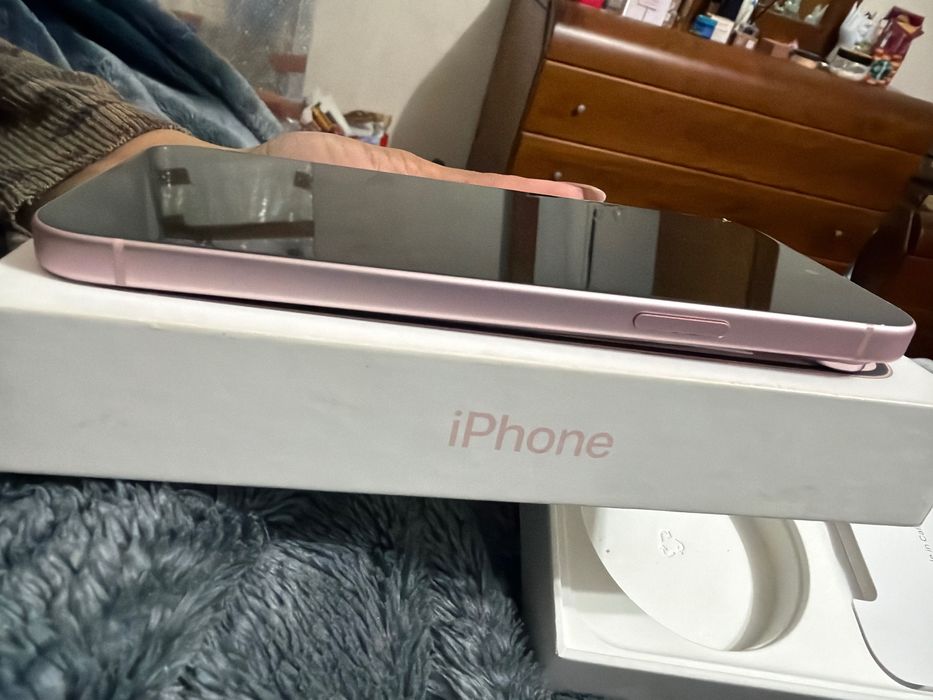 iPhone 15 plus 256g Rosa