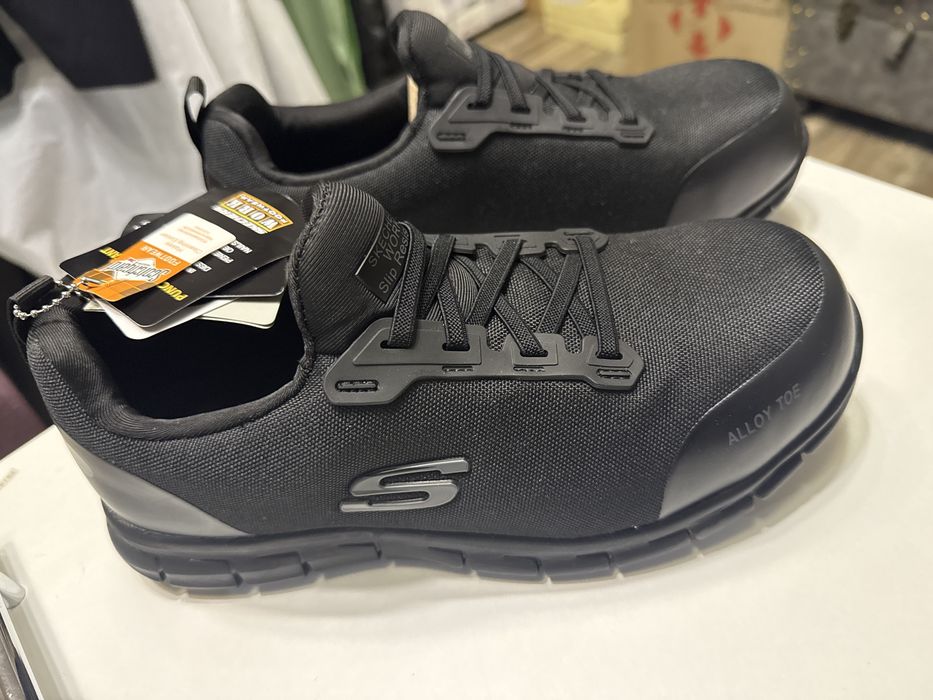 Кроссовки skecners