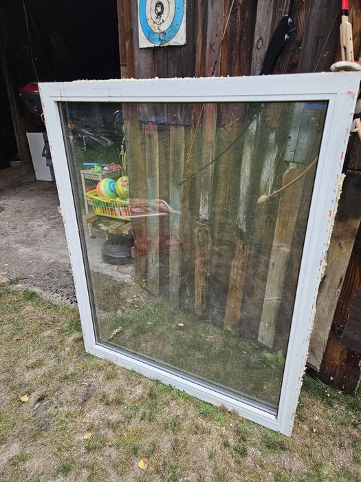 Okno nieotwierane. PVC , FIX.  Gealan 144x118 cm, mahoń/białe