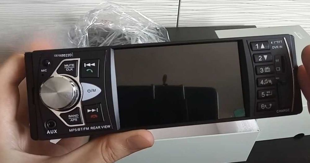 Автомагнітола з экраном 4 usb Bluetooth вхід для камери заднього виду