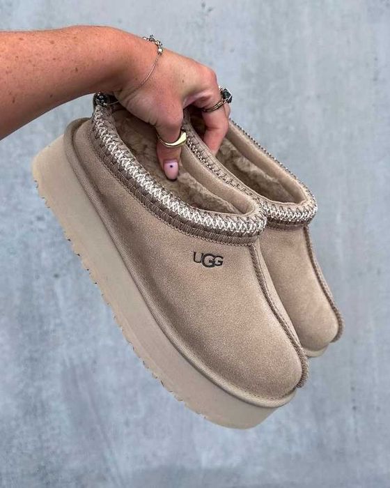 Тапочки замшеві на платформі UGG Tazz II