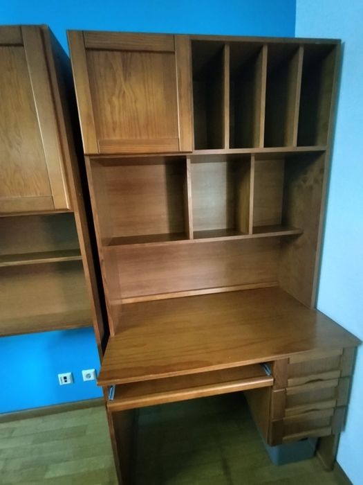 Mobília de quarto em pinho macisso
