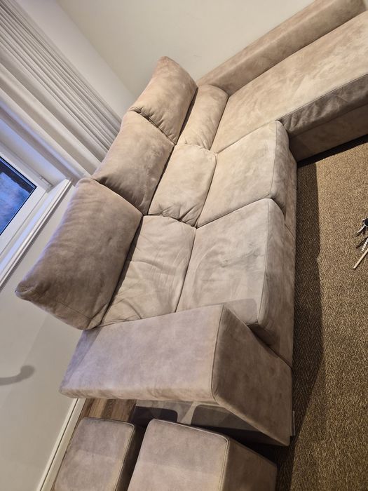 Sofá com chaise longue