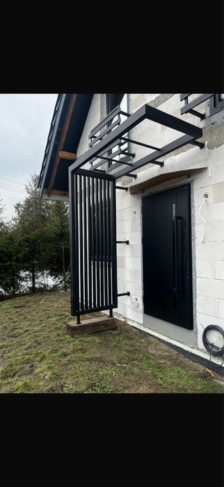 Zadaszenie drzwi na wymiar