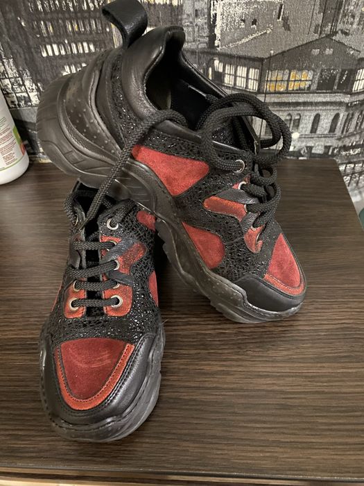 Кросівки жіночі,шкіряні