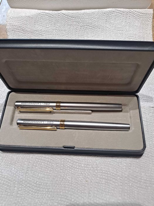 Zestaw piśmienniczy, prezentowy vintage, pióro i długopis w etui.