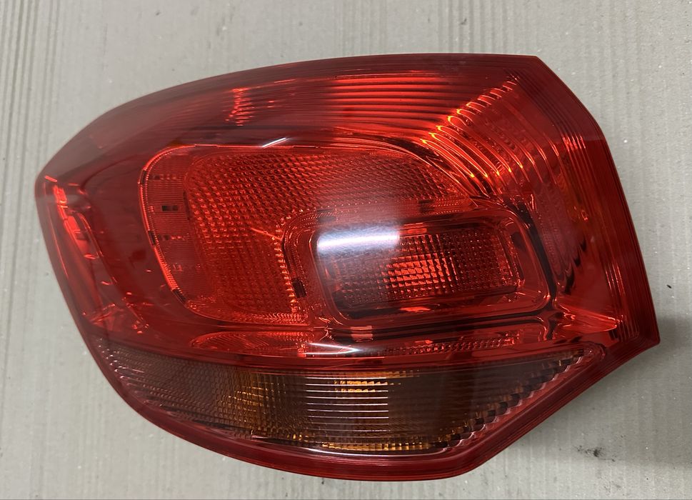 Farolim Esquerdo Opel Astra J Sports Tourer 2010 a 2015