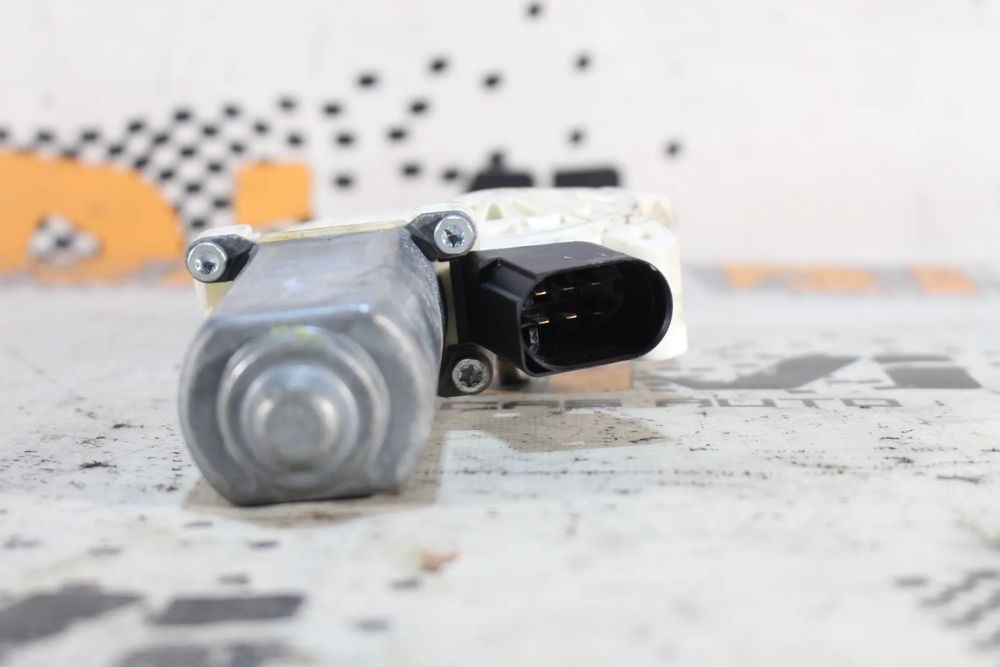 Motor vidro frente esquerdo BMW 5 (E60)