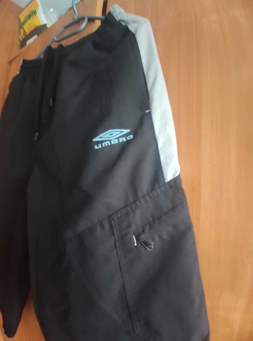 Spodenki / szorty 3/4 męskie, czarne,  UMBRO ,rozmiar M, używane