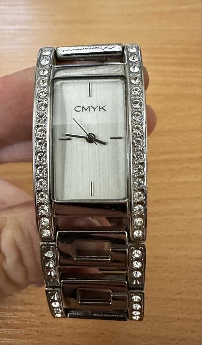 Жіночий наручний годинник CMYK