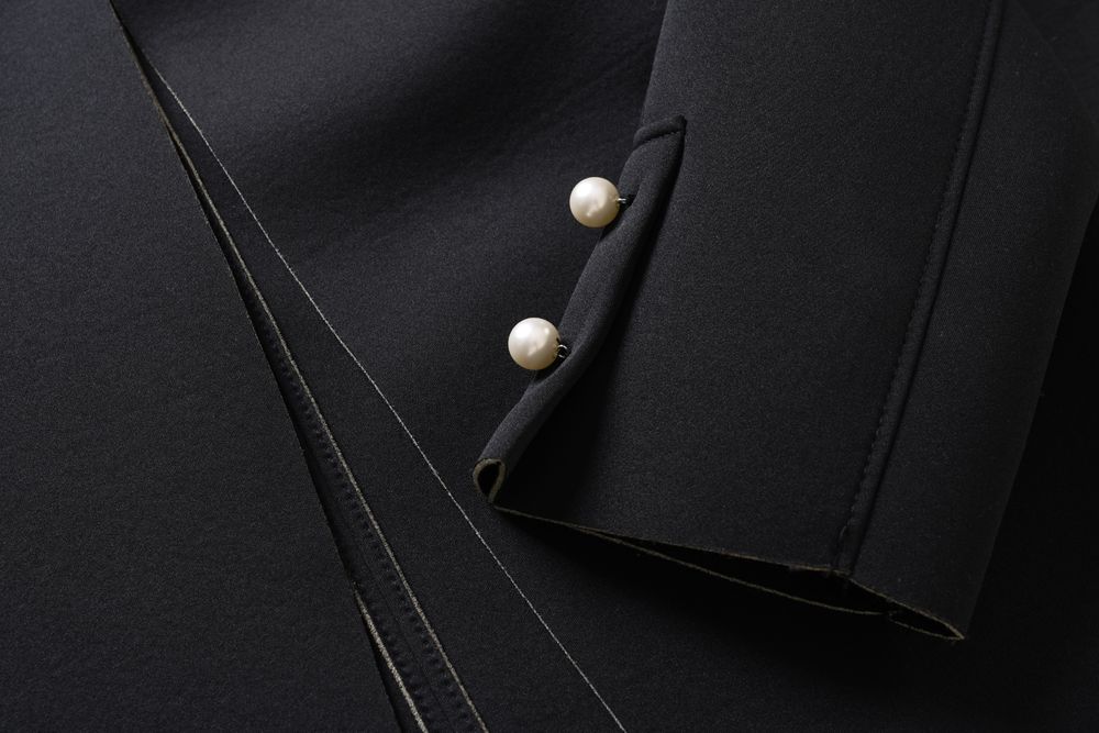 COMMA krótki czarny żakiet pudełkowy z neoprenu bolerko r. 40