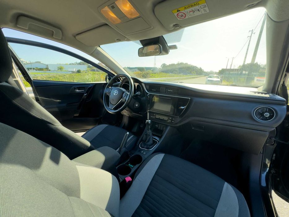 Toyota Auris 1.2T Comfort +P.Sport +NAV