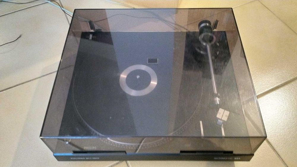 gramofon Philips electronic belt drive automatic 684