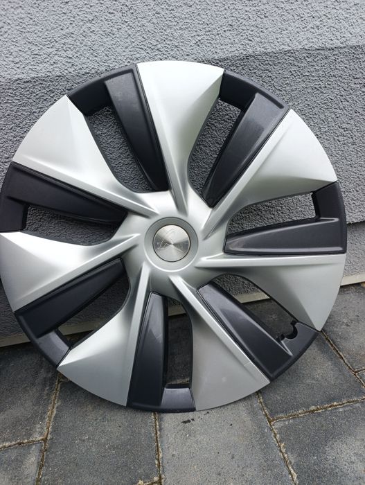 ковпаки tesla model Y R19