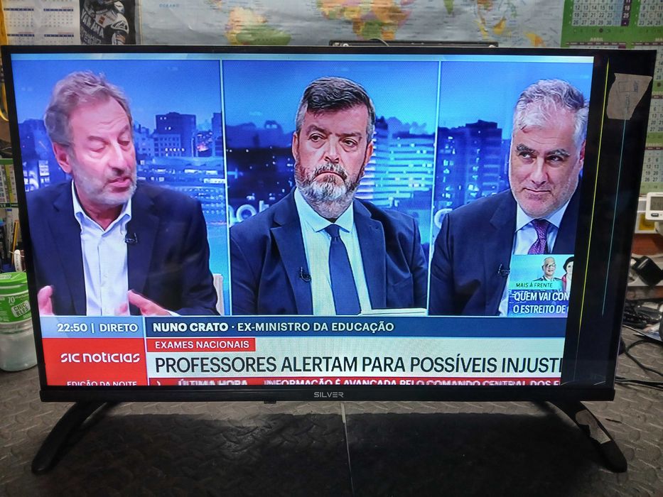 PEÇAS - TV LED 32" - Silver IPFR-32/411593 - com Ecrã Partido!!!