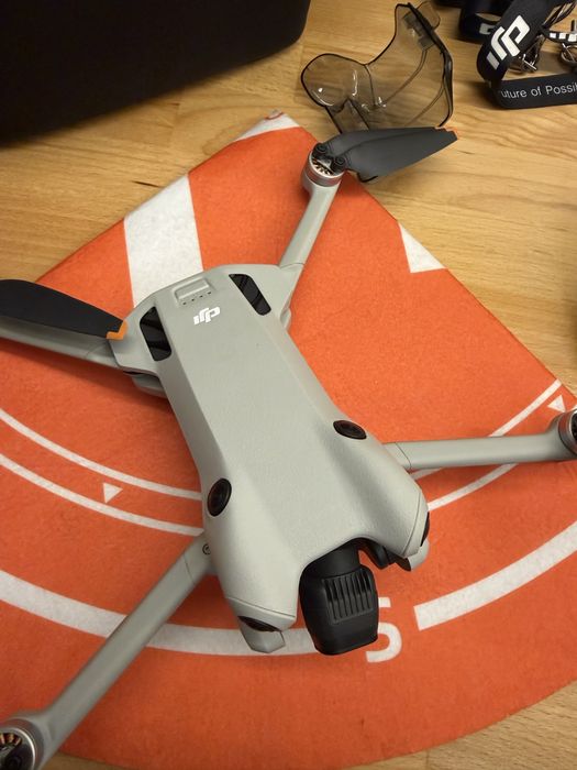 DJI Mini 4 Pro + RC + Mala
