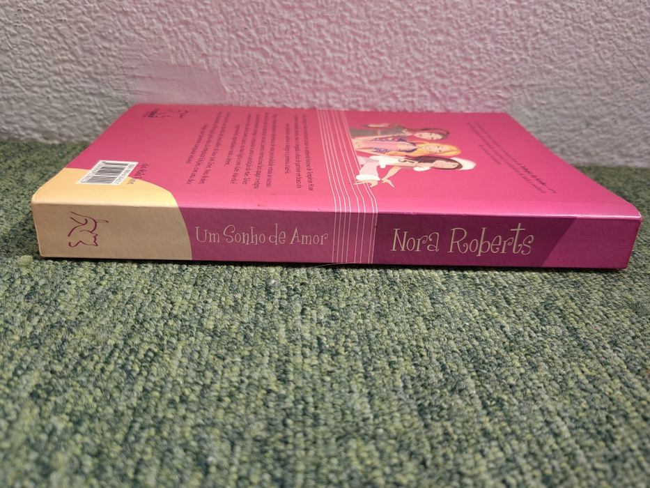 Livro "Um Sonho de Amor" de Nora Roberts