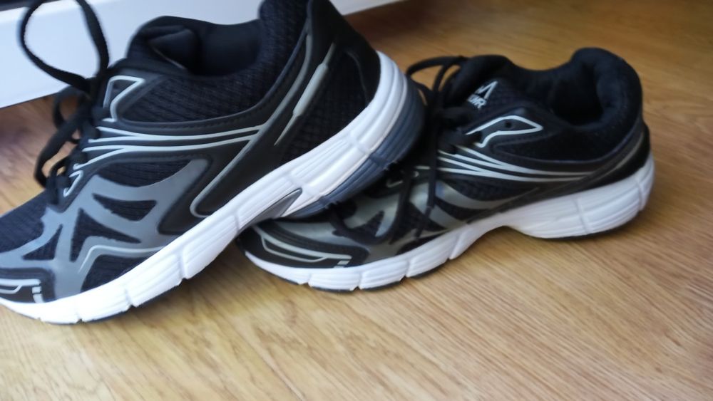 Buty sportowe BLWR rozm.37
