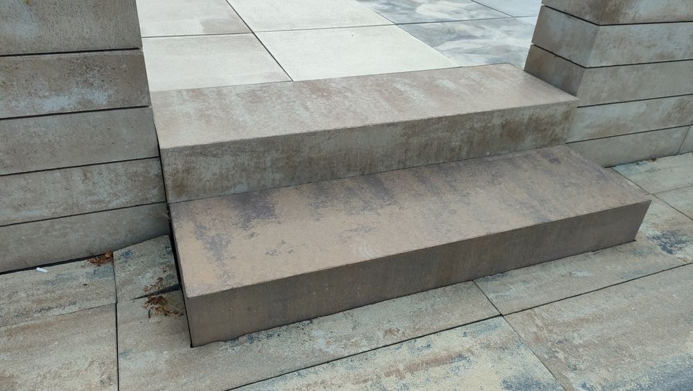 Stopnie schodowe schody podwieszane stopnica betonowa blok schodowy