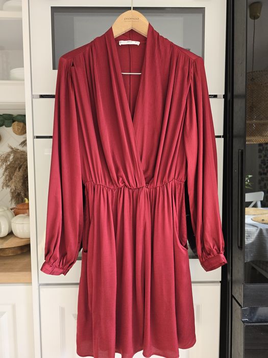 Sukienka z wiskozy Mango XS-S burgund bordo jesień kopertowa zwiewna