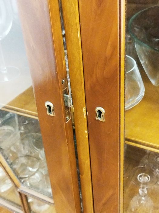 Cristaleira/armário