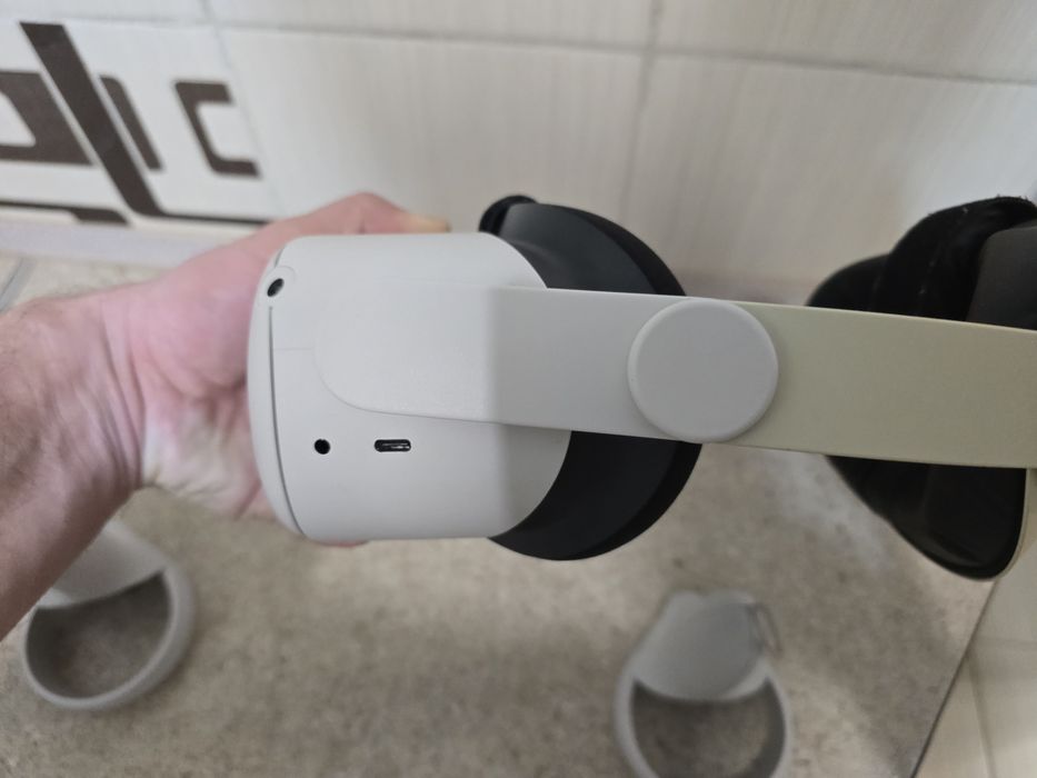 Окуляри віртуальної реальності Meta Oculus Quest 2 128 Gb