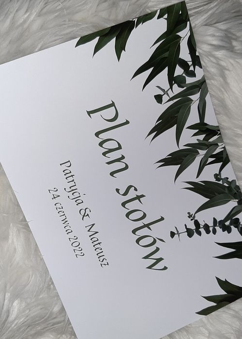Dodatki ślubne, menu, plan stołów, zaproszenia