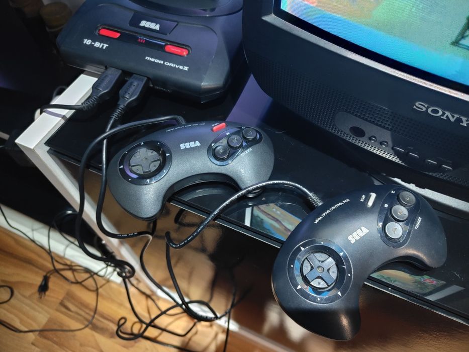 Mega Lot Sega Mega Drive II + 2 Comandos + 2 Jogos Completos (Testado)