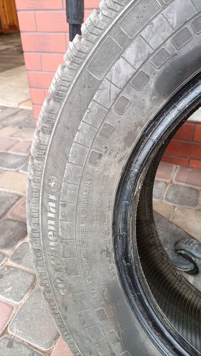 Opona wielosezon Continental 235.65 R16c