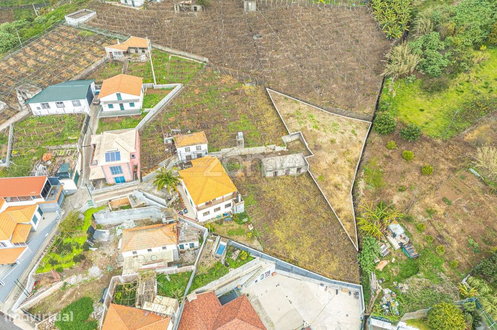 Terreno Rústico em Câmara de Lobos