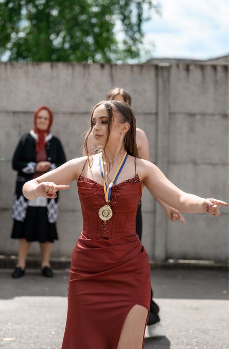 Випускна сукня.