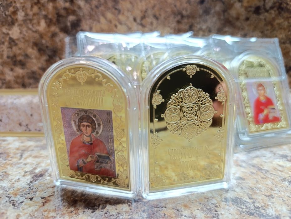 ІКОНА  ВЕЛИКОМУЧЕНИКА ПАНТЕЛЕЙМОНА. " Чудотворні Ікони". Монетний Двір