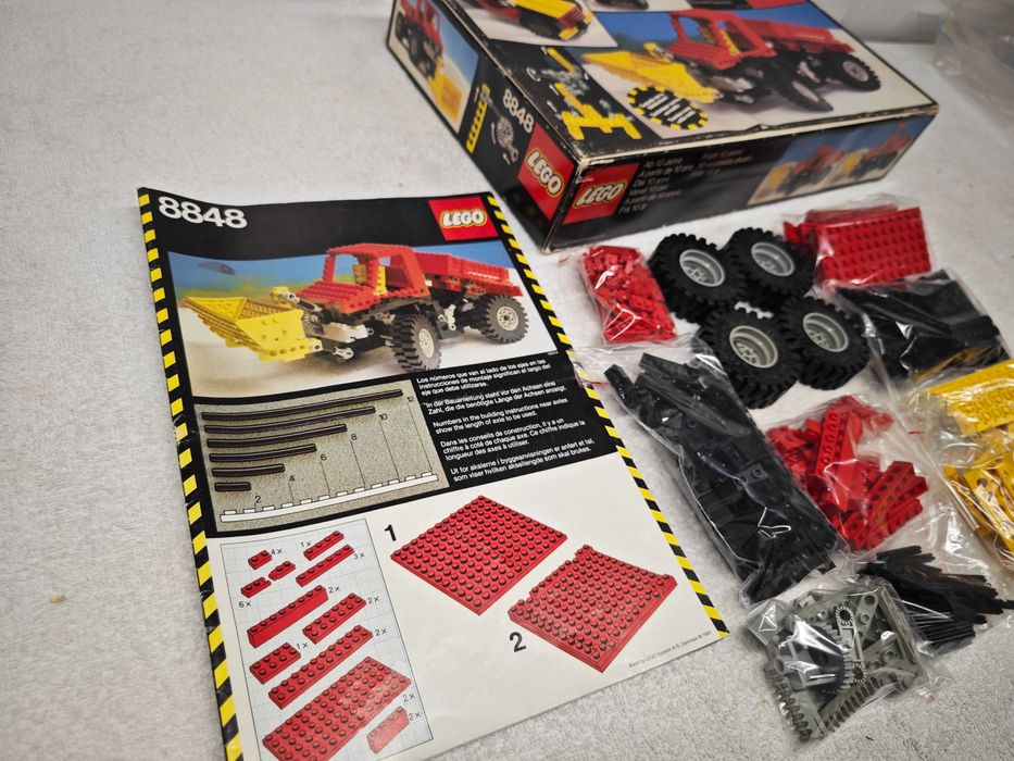 Lego Technic 8848 "Power Truck"; 1981; [73]