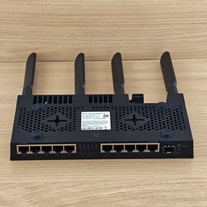 MikroTik router RB4011iGS+5HacQ2HnD-IN