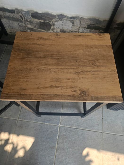 Conjunto Mesa Alta e 2 Bancos – Como Nov