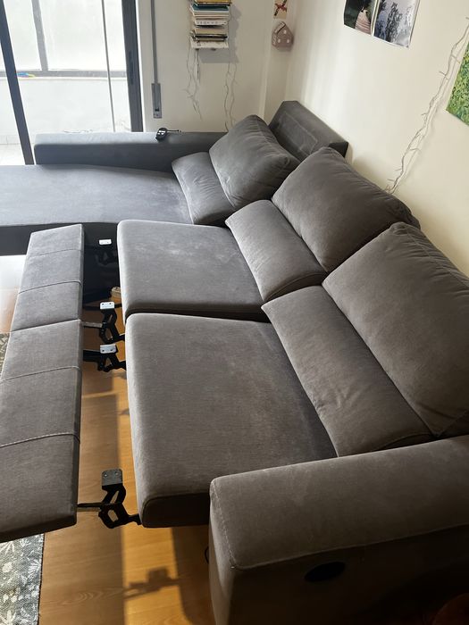 Sofá motorizado com chaise long