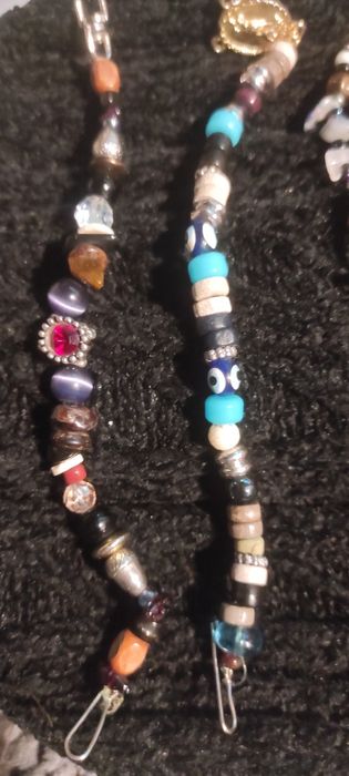 Pulseiras com pedras semi preciosas e outras