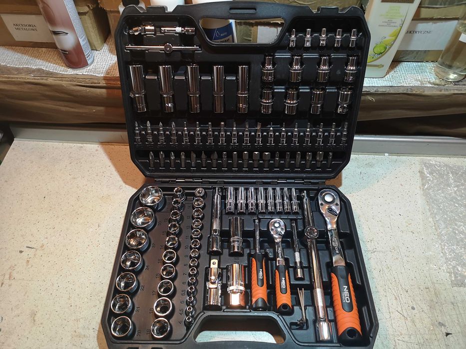 Zestaw kluczy nasadowych NEO TOOLS