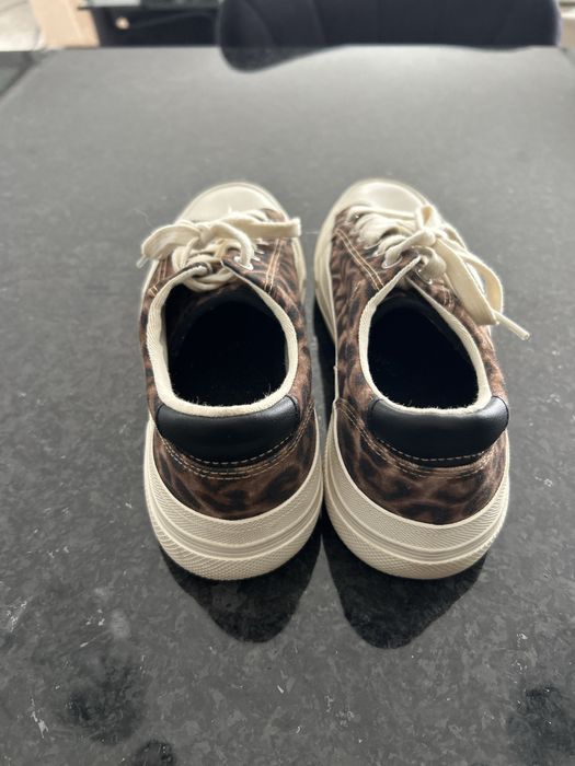 Tenis zara 38. Efeito tigreza