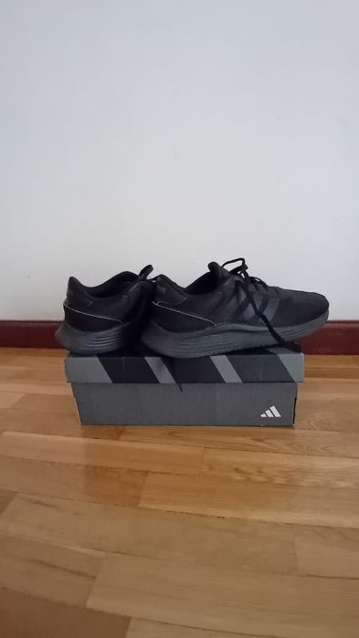 adidas lite racer 2.0 black 
size 42 
estado: muito bom ( deixaram me