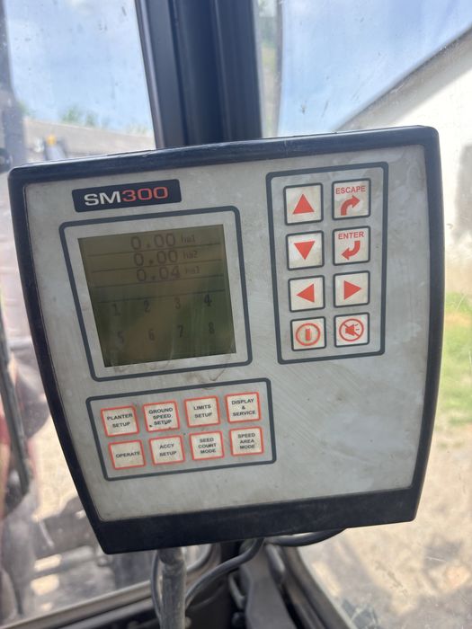 Сівалка кукурудзяна challenger 8138     Massey Ferguson 555