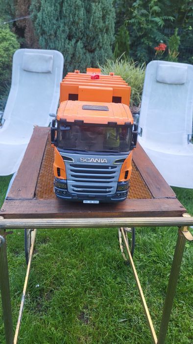 Ciężarówka scania śmiećiarka