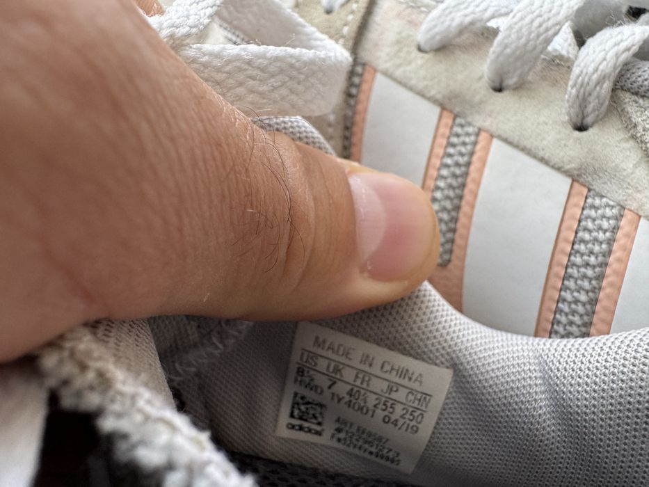 Кросівки adidas 40,5- 41 (26см)