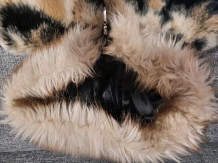 Шуба полушубок на 11-12 лет р. 38 + шапка в бонус