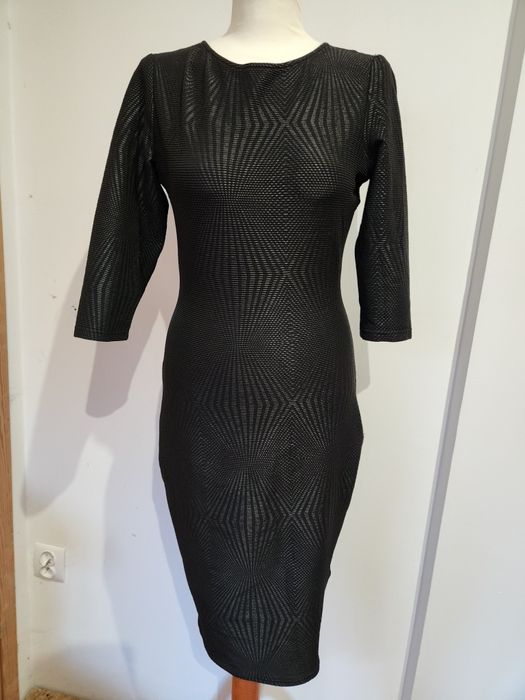 Piękna czarna  sukienka  Amisu S/m  dopasowana sexy  wycięte plecy