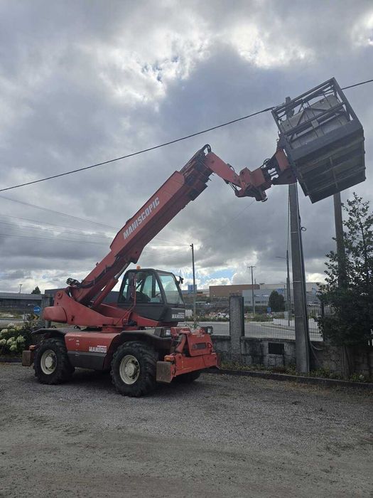 Empilhador telescópico rotativo MANITOU MRT2145