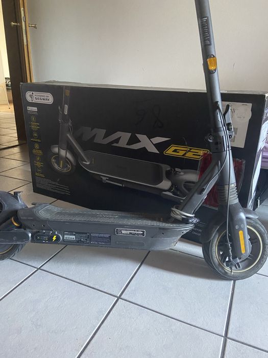 Продам топовий електросамокат Segway Ninebot KickScooter MAX G2